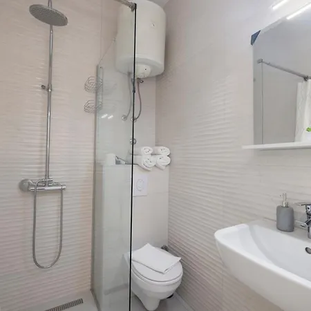 Bose Апартаменти Макарська