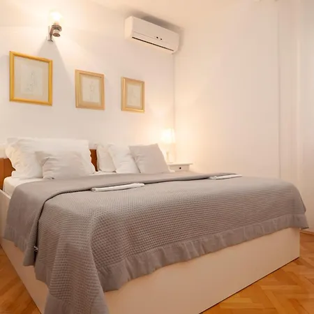 Bose Apartment *