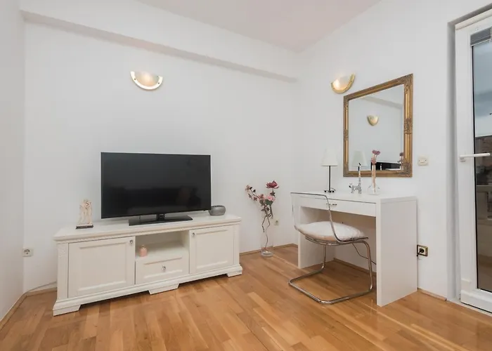 Bose Макарська