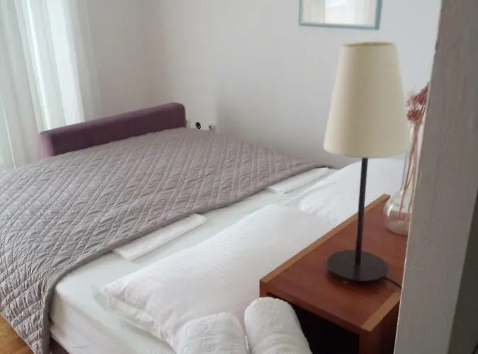 Bose * Макарська